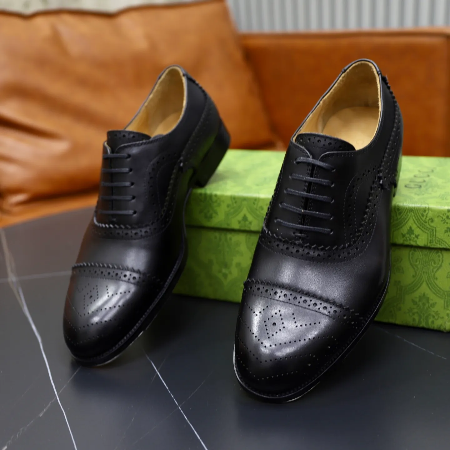Men's shoes 💰660💰🙅‍♂️🙅‍♂️🙅‍♂️Niuli Brand: Gucci GuCCI Standard code: Men's code 39-44 (45 can be customized) Grade: Same style as the official website Original quality Material: Original cowhide surface Comfortable cowhide lining Original outsole Style category: Men's fashionable casual leather shoes Distinguished big-name luxury elements, top luxury Color: actual picture color
